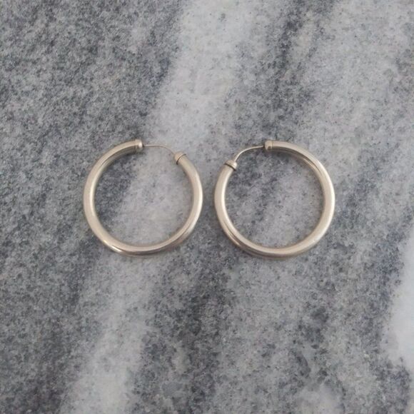 Vintage Silver Tone Hoop Earrings, Hollow Light Weight, Minimal, Estate - Picture 1 of 4